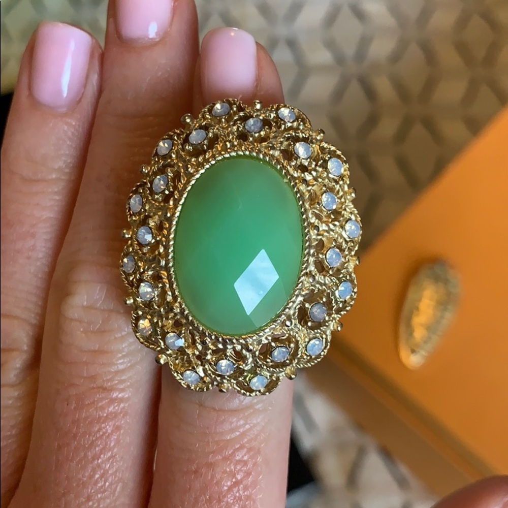 Fashion ring